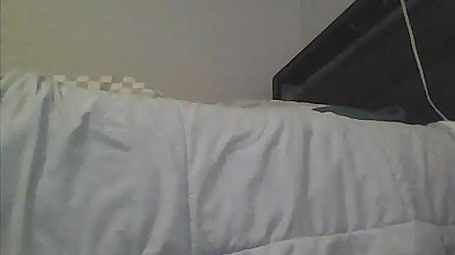 sarahkat86 online show from April 20, 2026, 11:50 pm