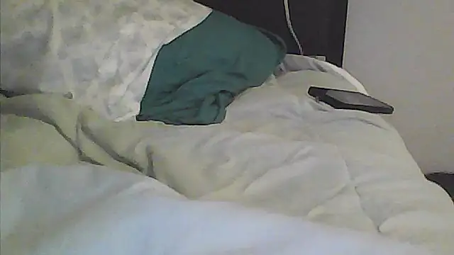 sarahkat86 online show from April 21, 2026, 1:42 am