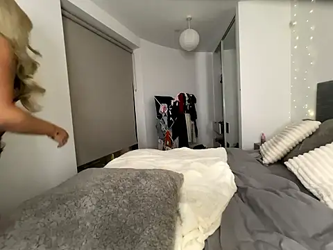 Laceyvipx online show from January 10, 2026, 6:09 pm