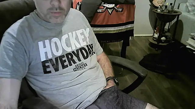 Chrisprngr online show from October 24, 2025, 9:06 am