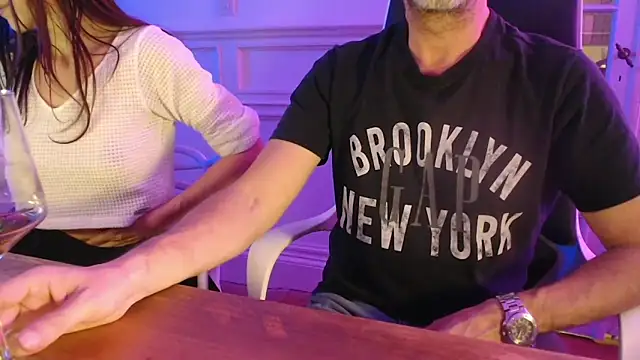 friendswithben33 online show from October 15, 2025, 2:11 am