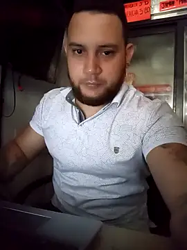 Catire10  online show from October 28, 2025, 4:09 pm