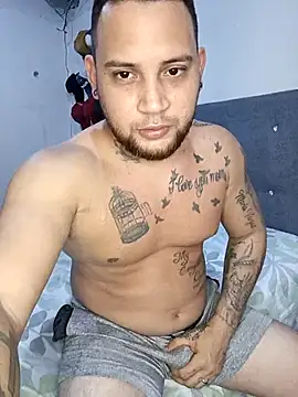 Catire10  online show from April 24, 2026, 8:55 pm