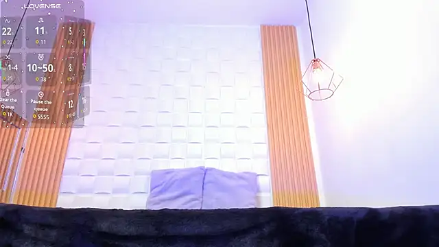 AriaBelle online show from April 14, 2026, 11:05 am