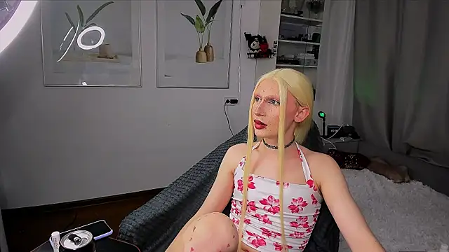 Snapshot of yoi_mika chatting on December 1, 2025, 9:09 pm yoi mika online show from December 1, 2025, 9:09 pm