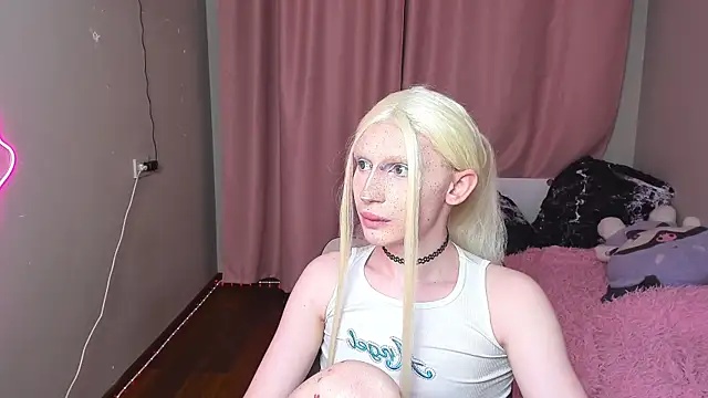 Snapshot of yoi_mika chatting on December 2, 2025, 10:49 pm yoi mika online show from December 2, 2025, 10:49 pm