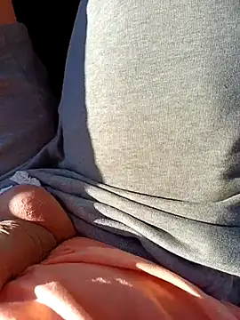 Micki2 online show from September 11, 2025, 1:33 pm