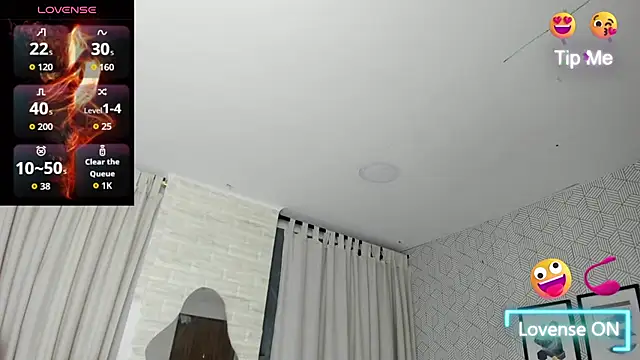 sweet  vanessa1 online show from September 26, 2025, 3:43 am