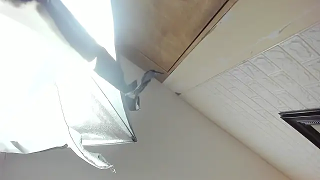 sweet  vanessa1 online show from April 21, 2026, 12:23 am