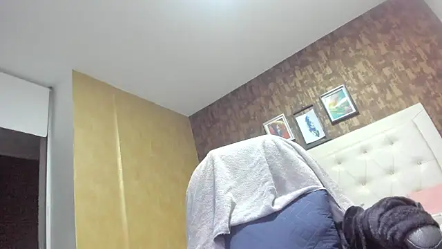 sweet  vanessa1 online show from April 22, 2026, 12:24 am