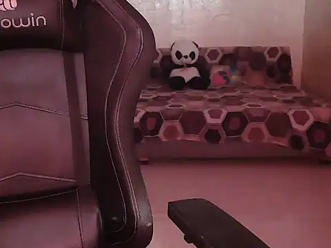 Snapshot of Simmi_Ji chatting on November 11, 2025, 11:21 am Simmi Ji online show from November 11, 2025, 11:21 am