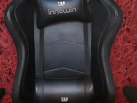 Snapshot of Simmi_Ji chatting on November 25, 2025, 5:57 pm Simmi Ji online show from November 25, 2025, 5:57 pm