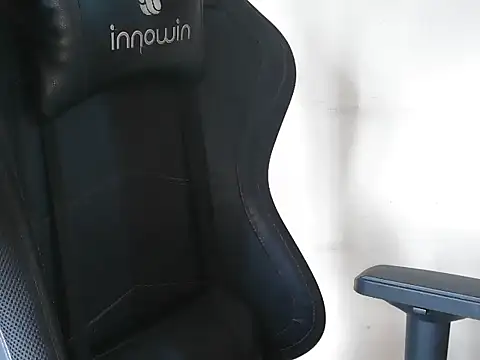 Snapshot of Simmi_Ji chatting on December 4, 2025, 8:23 am Simmi Ji online show from December 4, 2025, 8:23 am