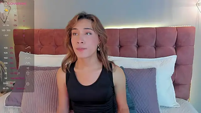 victoria decapri online show from November 19, 2025, 8:09 pm