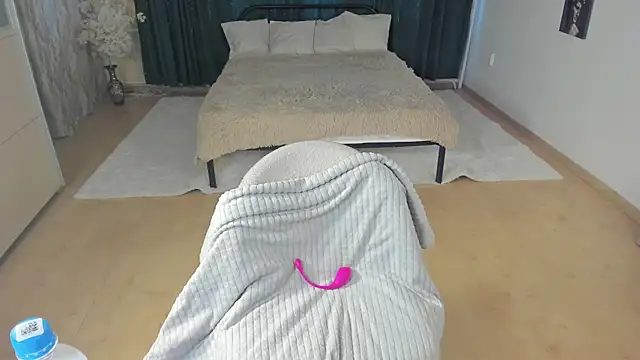 LiliaMoons online show from February 16, 2026, 10:33 am