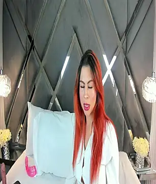 CoraimaSahin online show from November 27, 2025, 4:36 am