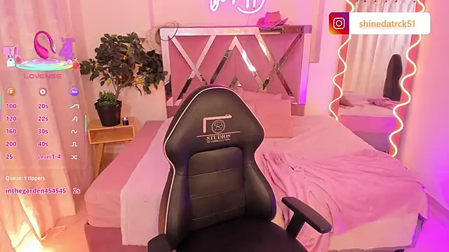 Shinedark tay1 online show from October 5, 2025, 2:43 am