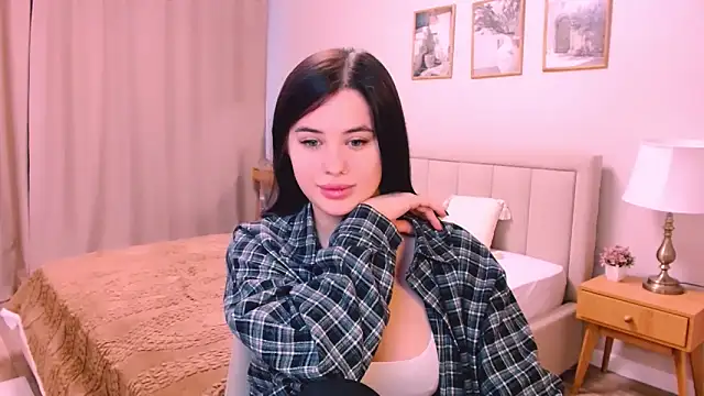 lil angel  online show from February 20, 2026, 2:17 pm