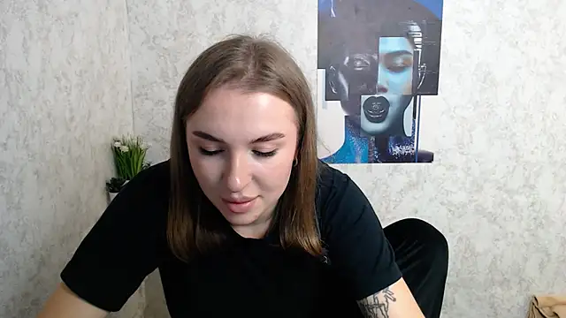 JuliaTopp  online show from September 27, 2025, 8:19 am