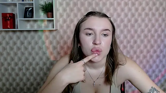 JuliaTopp  online show from November 21, 2025, 7:18 am