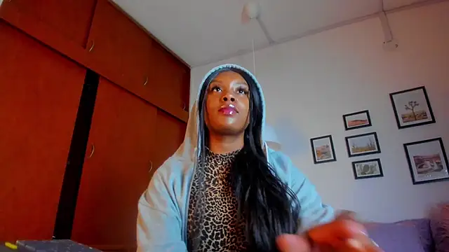 Coco joness online show from November 12, 2025, 7:46 pm