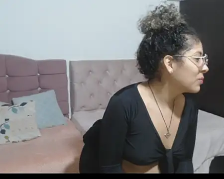 CATTALINAHOT online show from February 7, 2026, 3:10 am