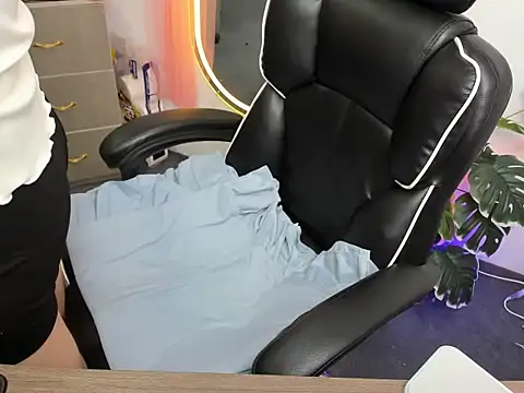 Xiao cute online show from November 4, 2025, 3:22 pm