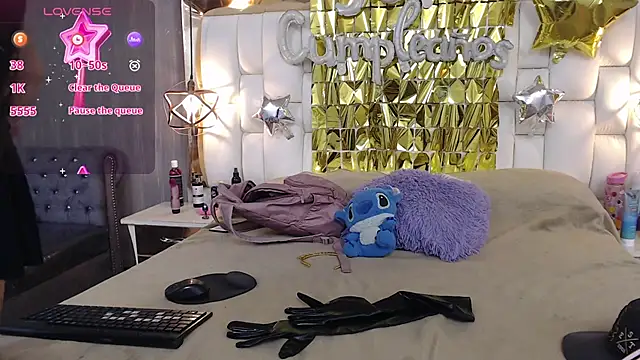 Foxxy Doll online show from October 18, 2025, 3:02 pm