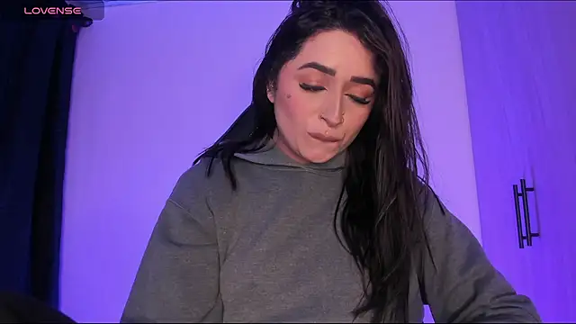 Snapshot of scarlett_Collinss chatting on April 28, 2026, 1:27 pm scarlett Collinss online show from April 28, 2026, 1:27 pm