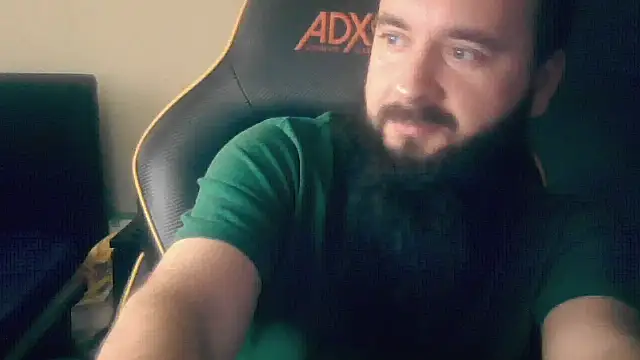 LondonMan1988 online show from November 17, 2025, 3:29 pm