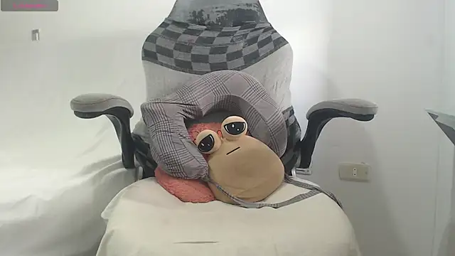 mia duvall online show from October 17, 2025, 3:03 pm