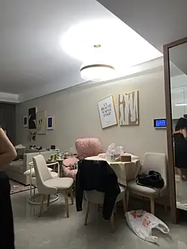 anna yngs online show from October 11, 2025, 12:47 pm