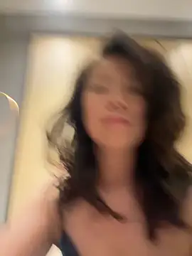 anna yngs online show from December 1, 2025, 10:37 pm