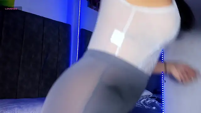 luna78hard online show from November 3, 2025, 1:51 am