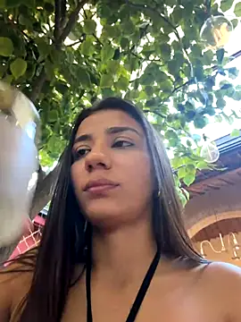 -juicy  online show from November 13, 2025, 9:58 pm