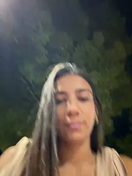 -juicy  online show from December 15, 2025, 11:31 pm