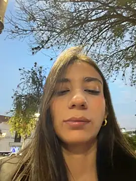 -juicy  online show from March 4, 2026, 11:22 pm