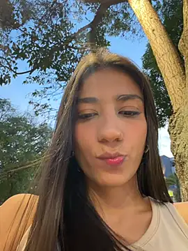 -juicy  online show from March 6, 2026, 11:12 pm