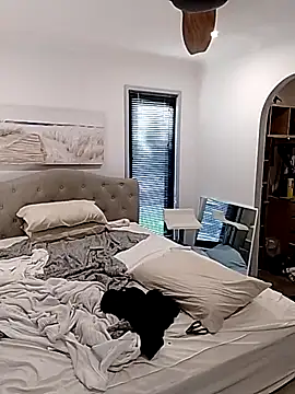 iamthepublickmasterbater online show from October 8, 2025, 9:45 pm