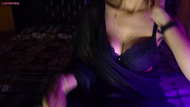 NidhiChandra online show from October 9, 2025, 5:00 pm