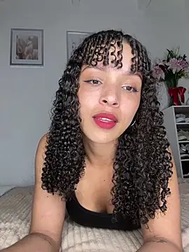 Yasmin777  online show from April 20, 2026, 12:35 am