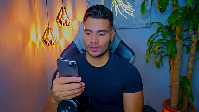 AndresR3 online show from October 5, 2025, 8:12 am