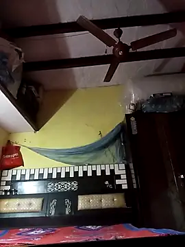 urdreamman online show from November 26, 2025, 2:23 am