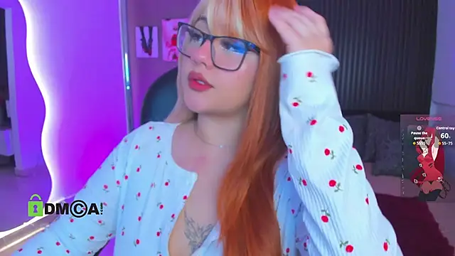 Snapshot of Dulcerose_01 chatting on May 19, 2026, 8:48 pm Dulcerose 01 online show from May 19, 2026, 8:48 pm