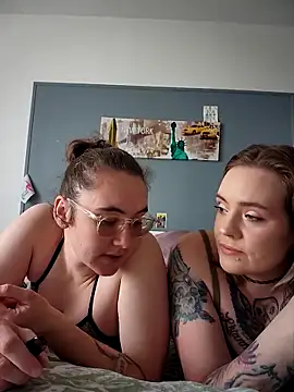 AndHerXO online show from February 26, 2026, 1:43 pm