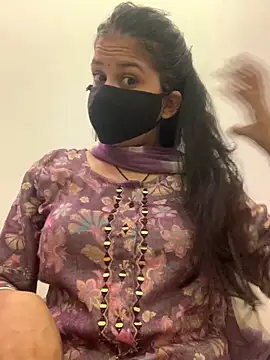 misharani00 online show from September 29, 2025, 12:27 am