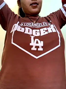 misharani00 online show from October 5, 2025, 2:21 am