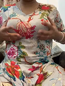 misharani00 online show from October 31, 2025, 2:40 pm