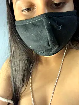 misharani00 online show from December 2, 2025, 3:40 pm