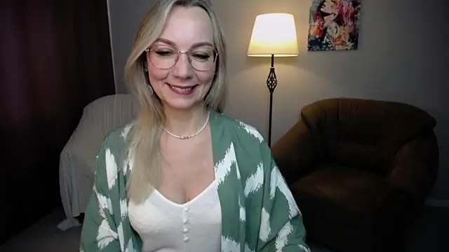 Ava Elior online show from September 22, 2025, 9:33 am